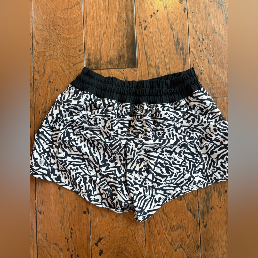 Lululemon running shorts size 6